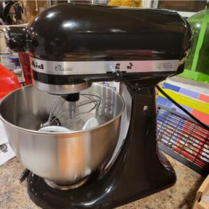 Classic Series 4.5 Quart Tilt-Head Stand Mixer